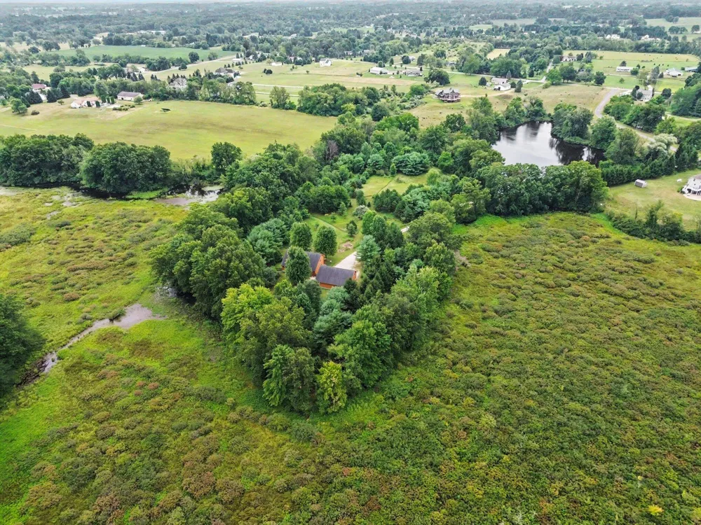 3005 Penneywood Drive Leoni Township, MI 49201