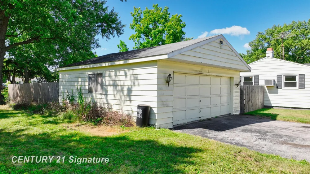2210 Williamson Avenue Burton City, MI 48529