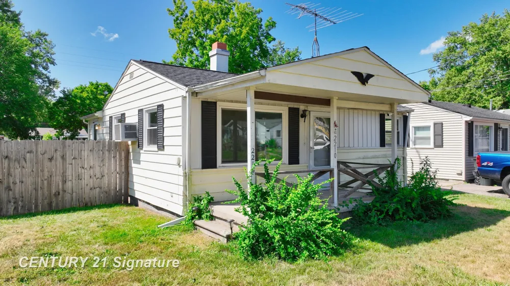 2210 Williamson Avenue Burton City, MI 48529