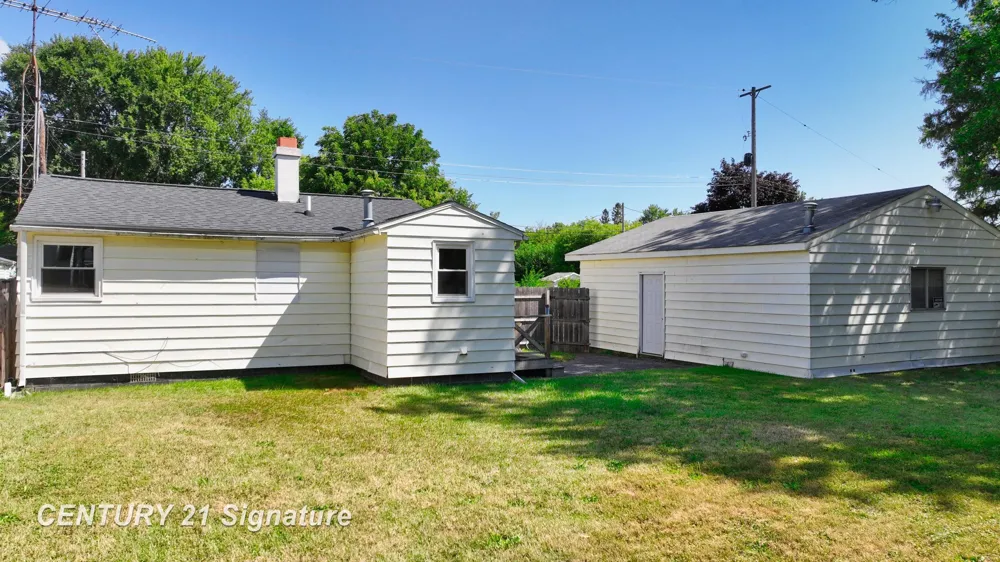 2210 Williamson Avenue Burton City, MI 48529