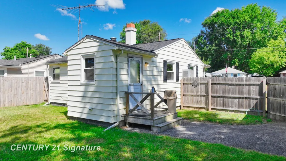 2210 Williamson Avenue Burton City, MI 48529