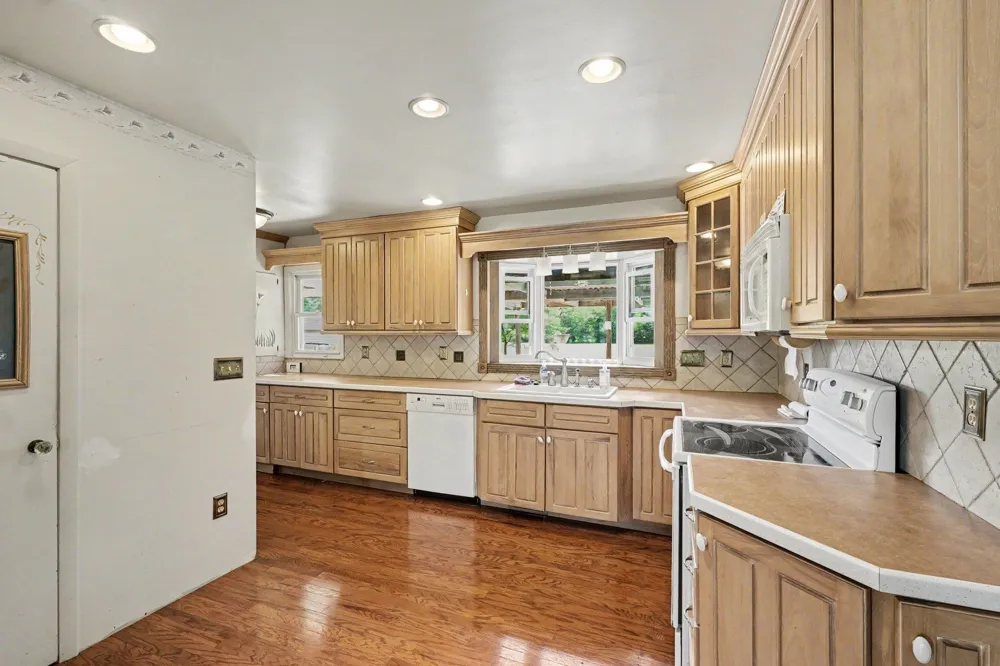 5486 Lippincott Boulevard Burton City, MI 48519