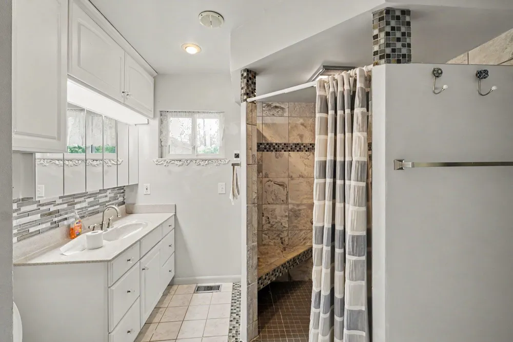 5486 Lippincott Boulevard Burton City, MI 48519