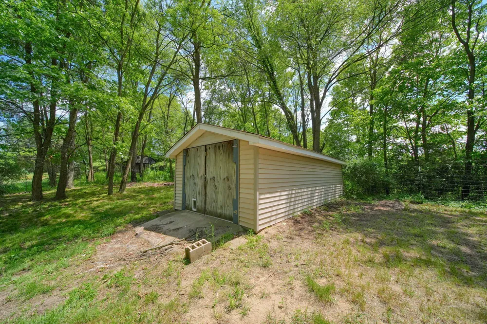 7925 Seymour Road Leoni Township, MI 49240