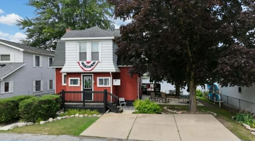 130 Duryeas Point Leoni Township, MI 49254