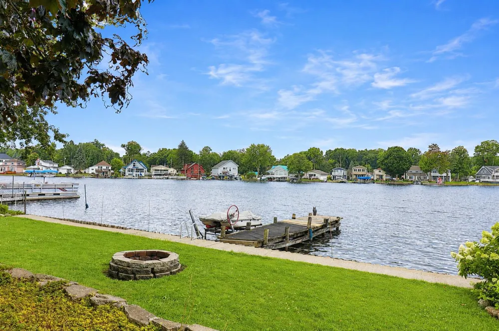 130 Duryeas Point Leoni Township, MI 49254