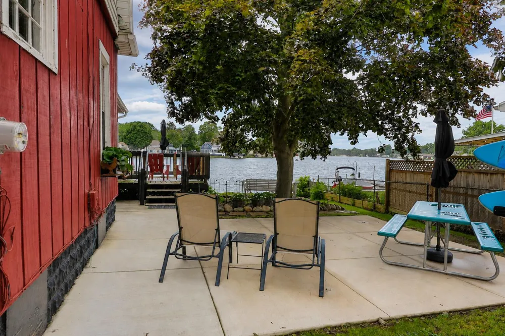 130 Duryeas Point Leoni Township, MI 49254