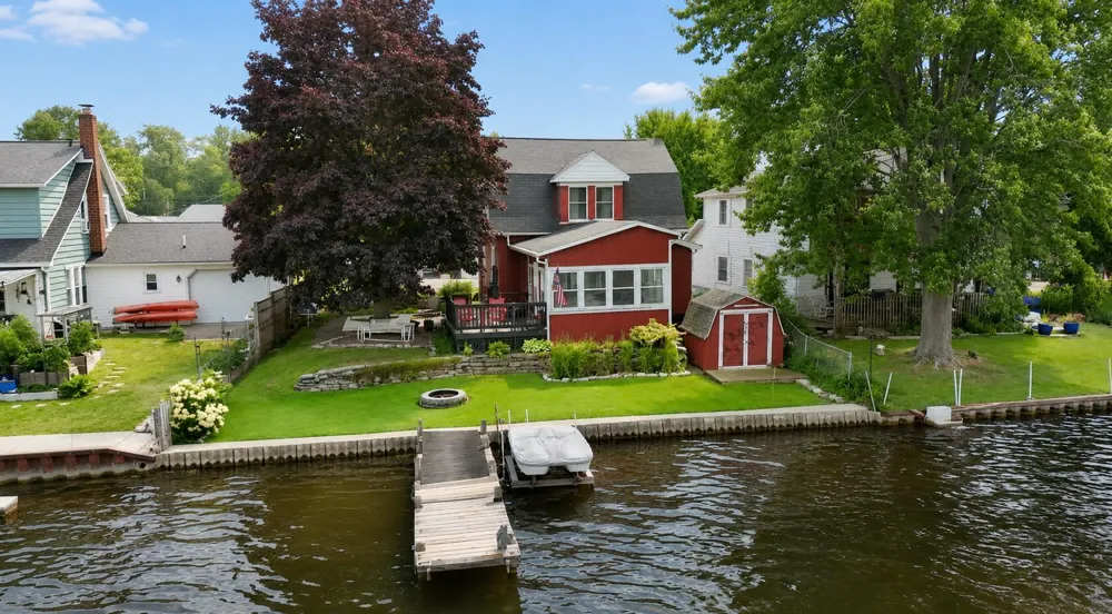 130 Duryeas Point Leoni Township, MI 49254