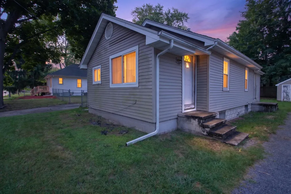 821 Grant Street Summit Township, MI 49203