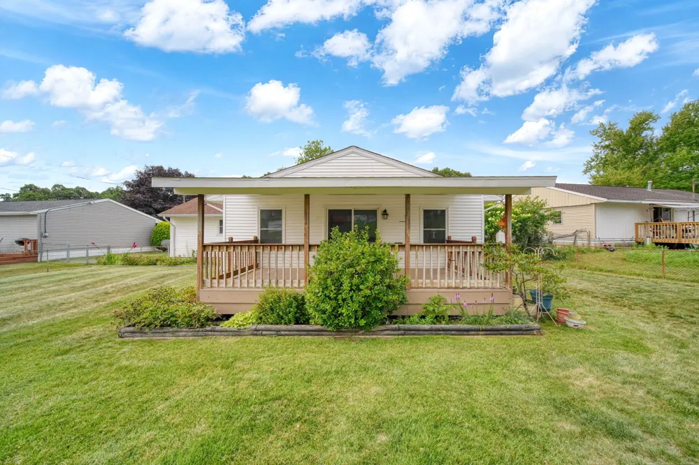 5574 Dogwood Drive Leoni Township, MI 49201