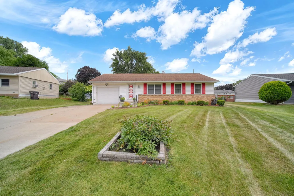 5574 Dogwood Drive Leoni Township, MI 49201
