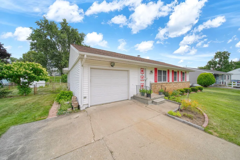 5574 Dogwood Drive Leoni Township, MI 49201