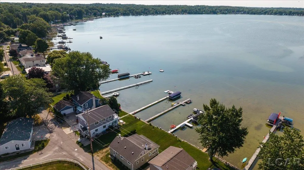 10240 W Ferndale Dr Drive Addison Village, MI 49253