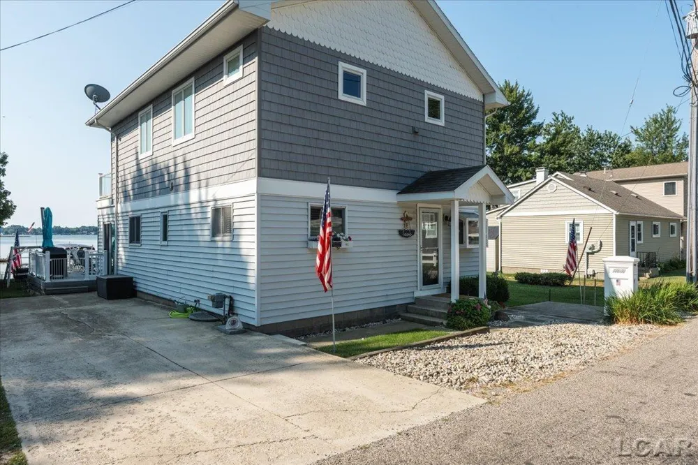 10240 W Ferndale Dr Drive Addison Village, MI 49253