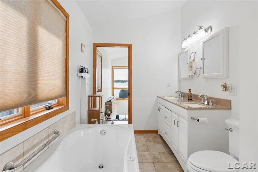 10240 W Ferndale Dr Drive Addison Village, MI 49253