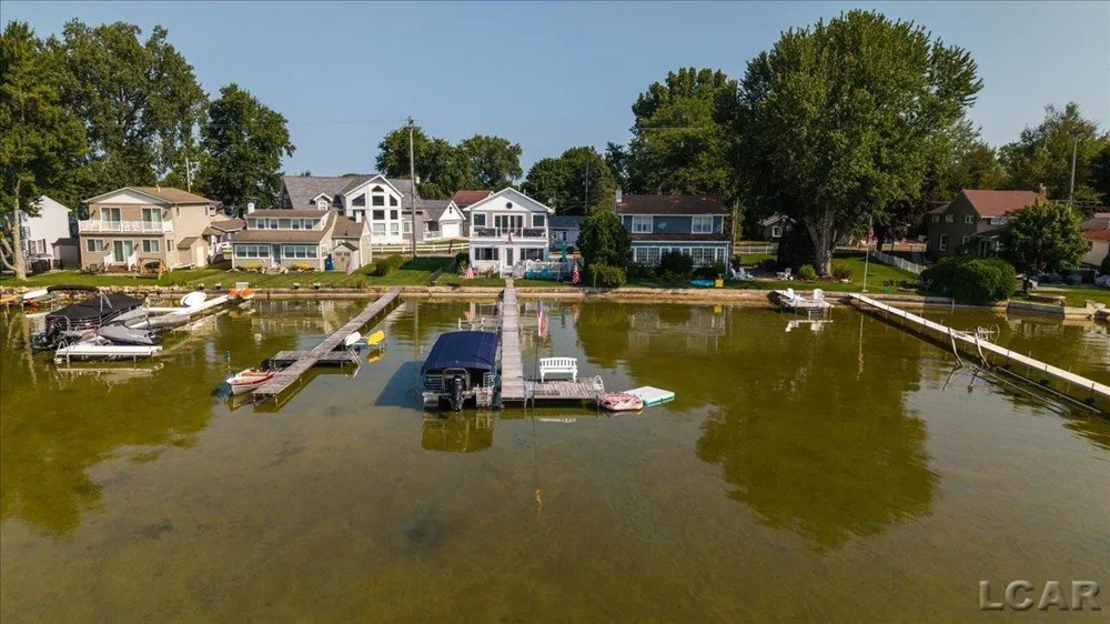 10240 W Ferndale Dr Drive Addison Village, MI 49253