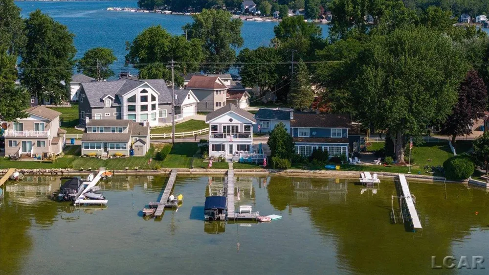 10240 W Ferndale Dr Drive Addison Village, MI 49253
