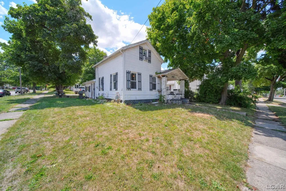 103 W Summit Street Adrian City, MI 49221