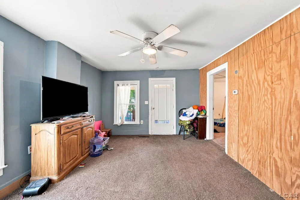 103 W Summit Street Adrian City, MI 49221