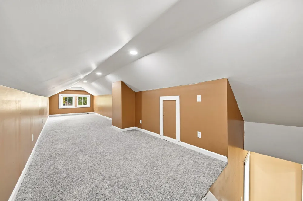 337 E Addison Street Jackson City, MI 49203
