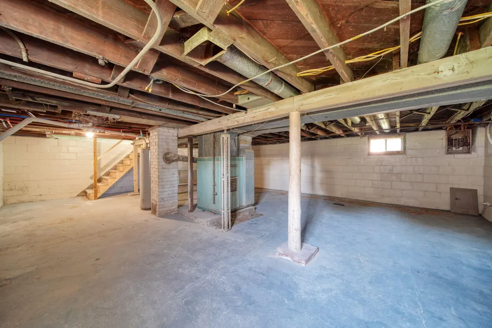 337 E Addison Street Jackson City, MI 49203