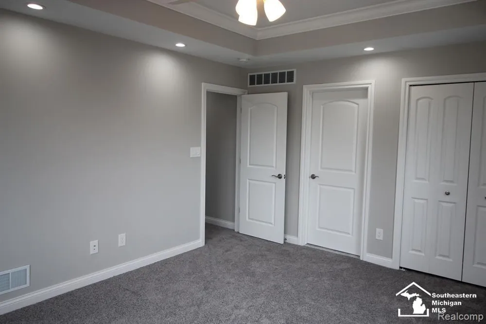 8082 Hunters Ridge Drive Berlin Charter Township, MI 48166