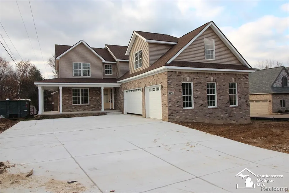 8082 Hunters Ridge Drive Berlin Charter Township, MI 48166