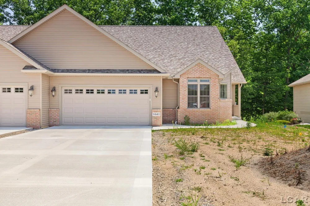 1641 Rivers Edge Court Madison Charter Township, MI 49221