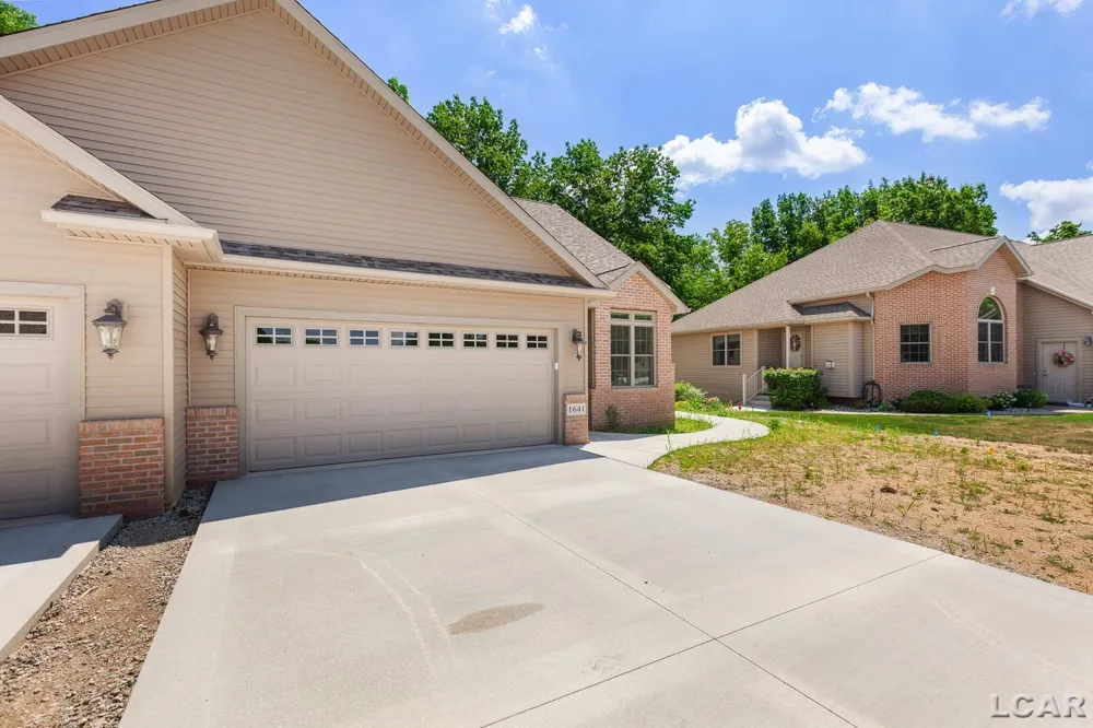 1641 Rivers Edge Court Madison Charter Township, MI 49221