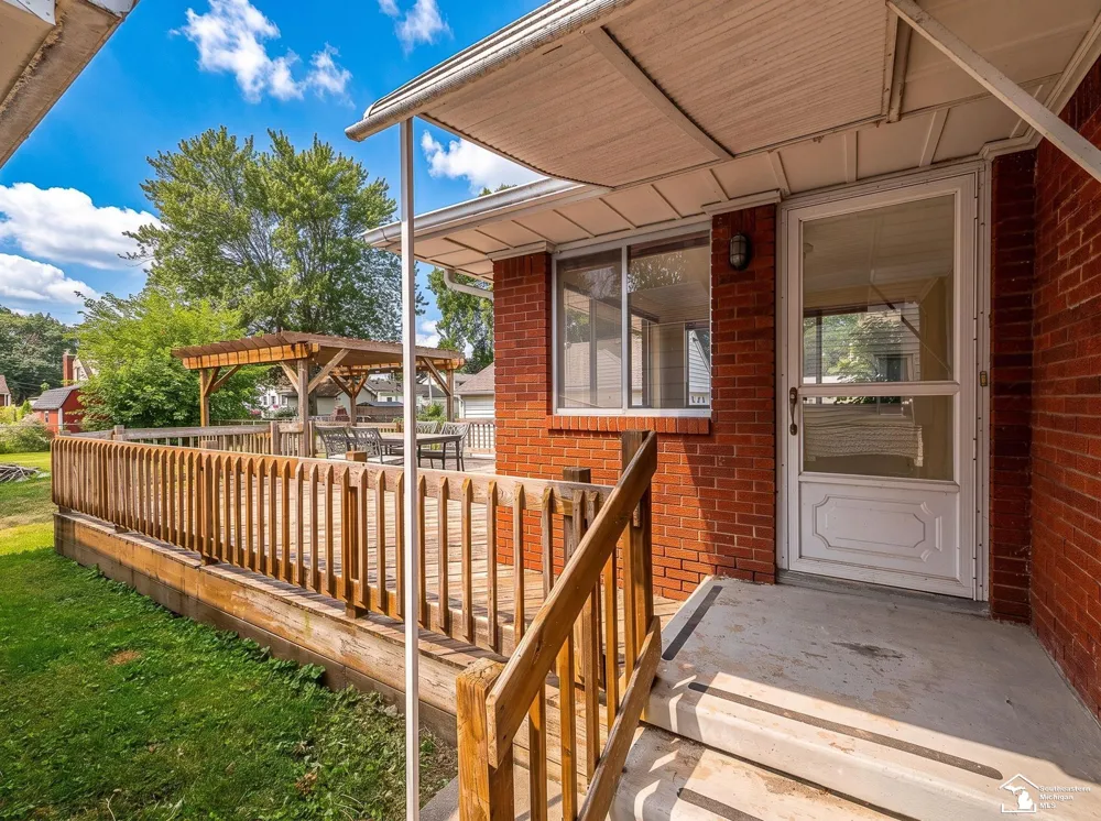 5929 Oakwood Drive Monroe Charter Township, MI 48161