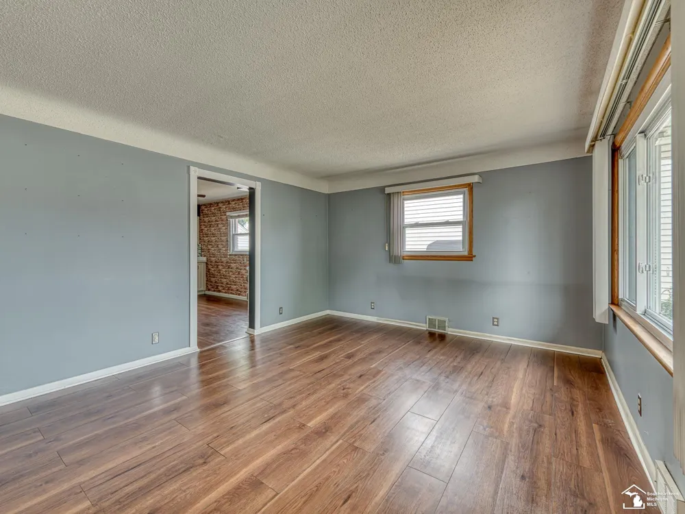5929 Oakwood Drive Monroe Charter Township, MI 48161