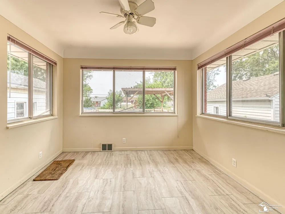 5929 Oakwood Drive Monroe Charter Township, MI 48161