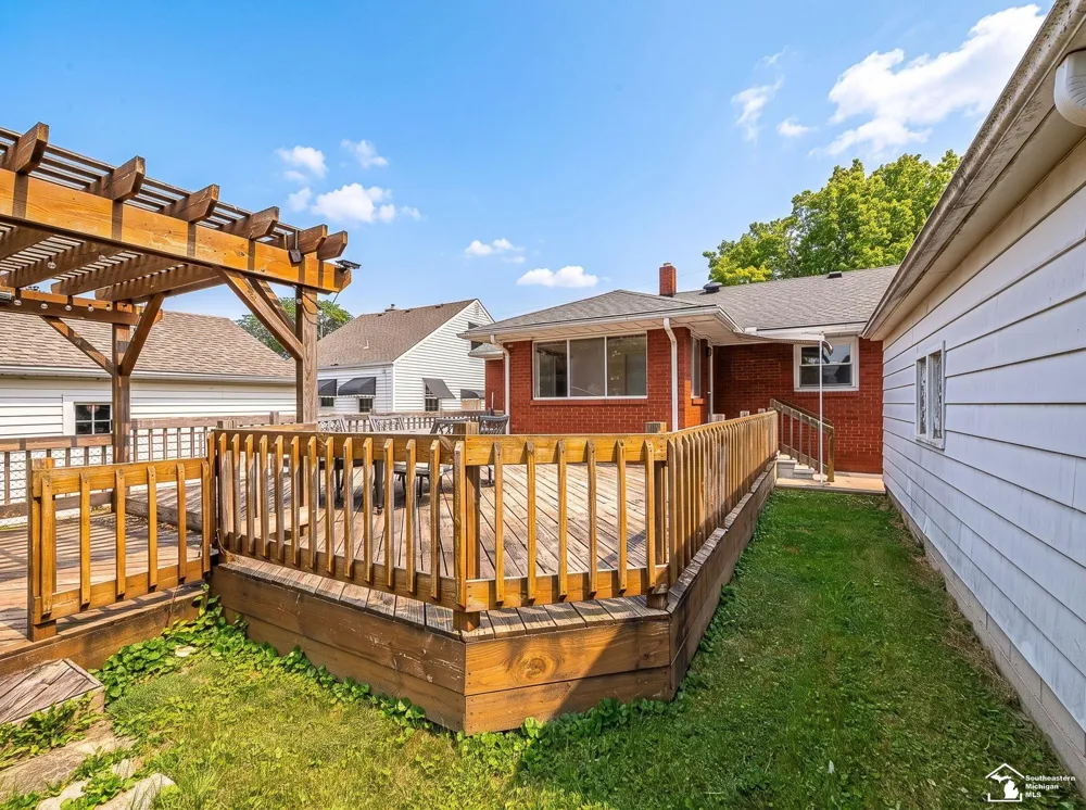 5929 Oakwood Drive Monroe Charter Township, MI 48161