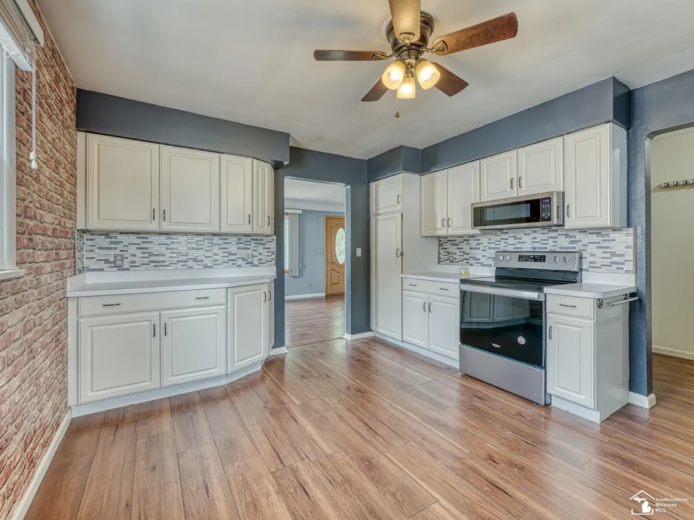 5929 Oakwood Drive Monroe Charter Township, MI 48161