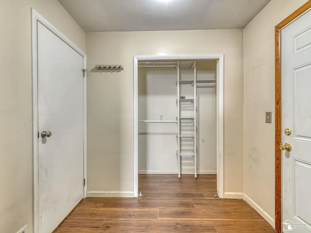 5929 Oakwood Drive Monroe Charter Township, MI 48161