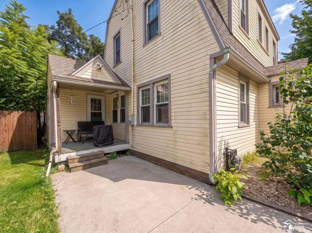 711 Harrison Street Monroe City, MI 48161