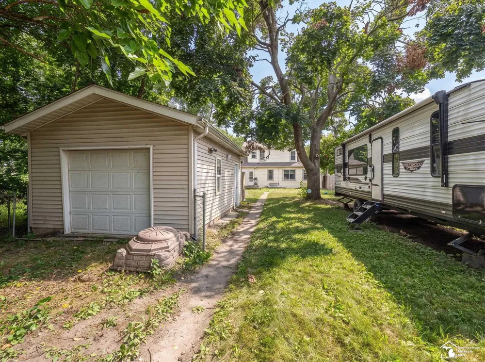 711 Harrison Street Monroe City, MI 48161