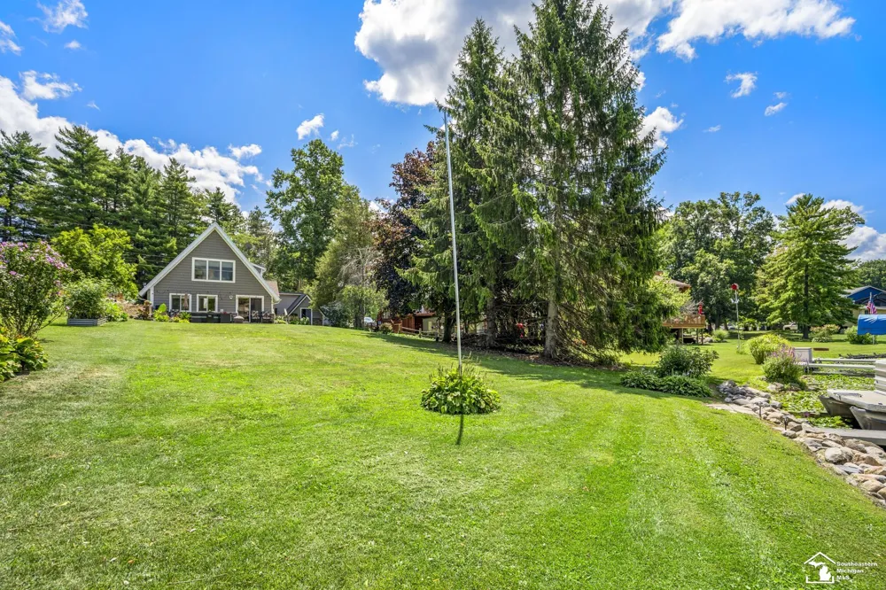 235 Pine Hill Lake Drive Hanover Township, MI 49246