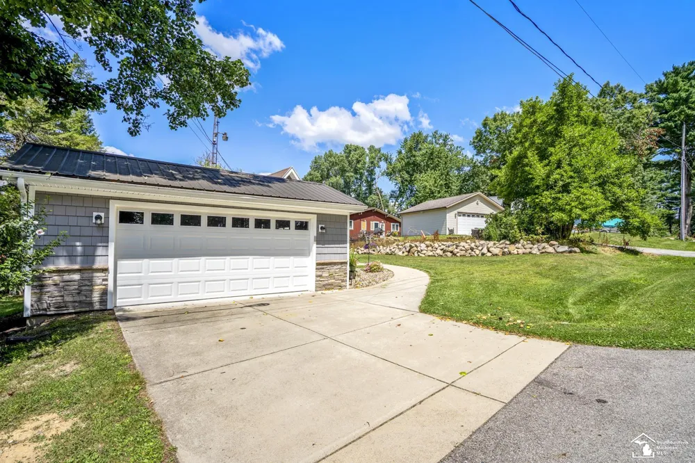 235 Pine Hill Lake Drive Hanover Township, MI 49246