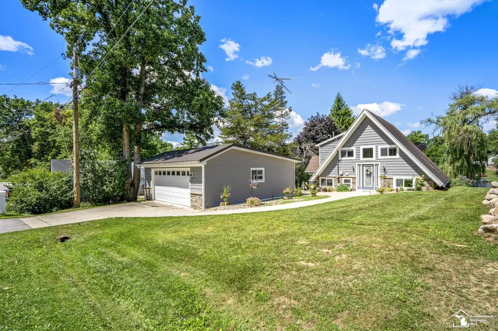 235 Pine Hill Lake Drive Hanover Township, MI 49246