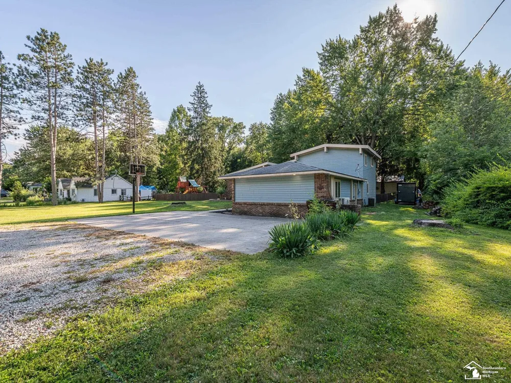 6849 Fortuna Drive Bedford Township, MI 48182