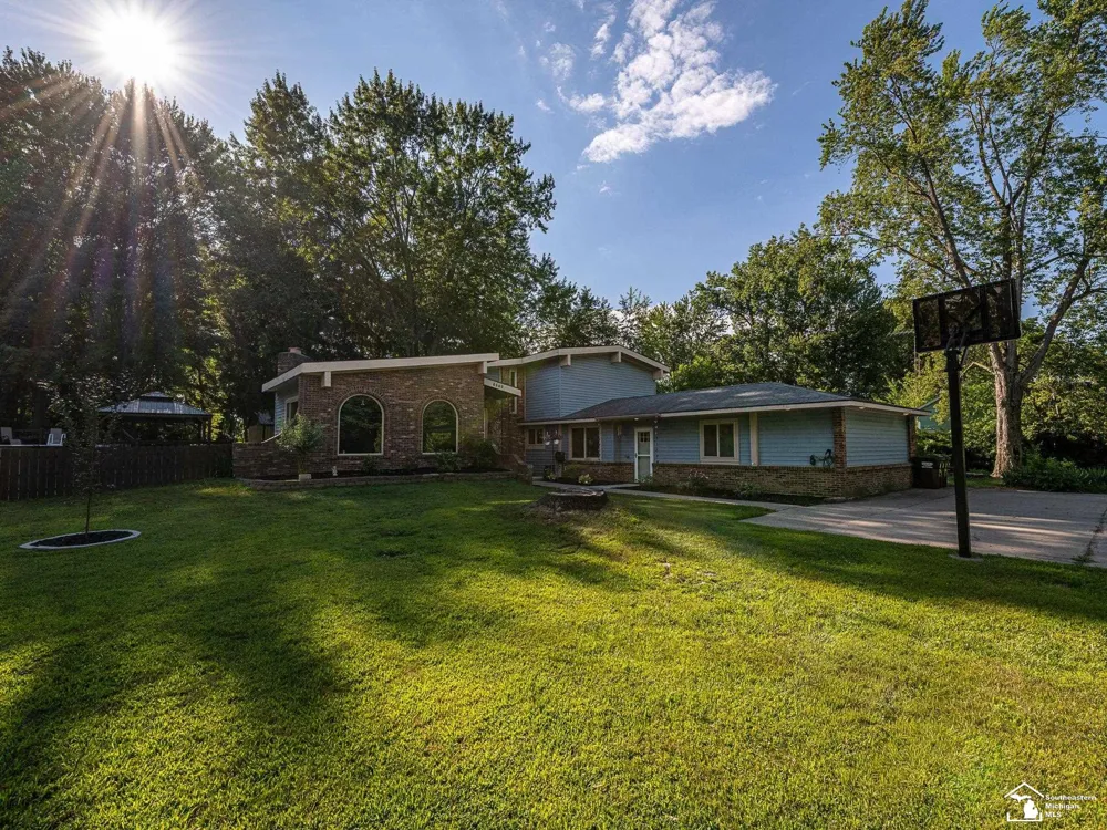 6849 Fortuna Drive Bedford Township, MI 48182