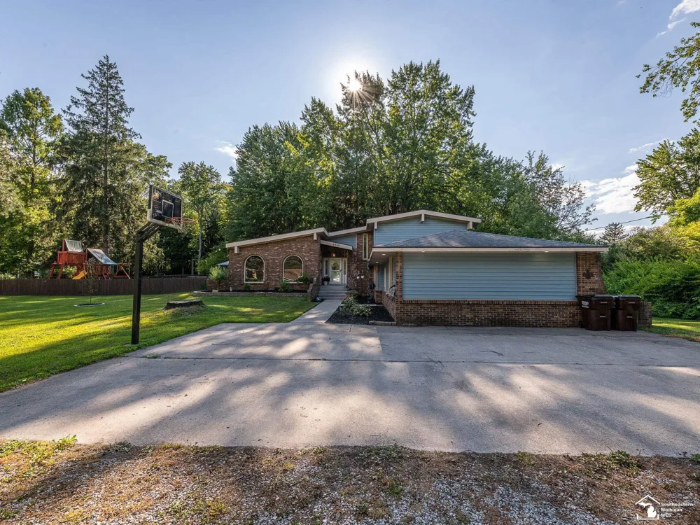 6849 Fortuna Drive Bedford Township, MI 48182