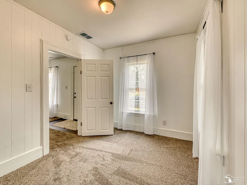 518 Eastchester Street Monroe City, MI 48161
