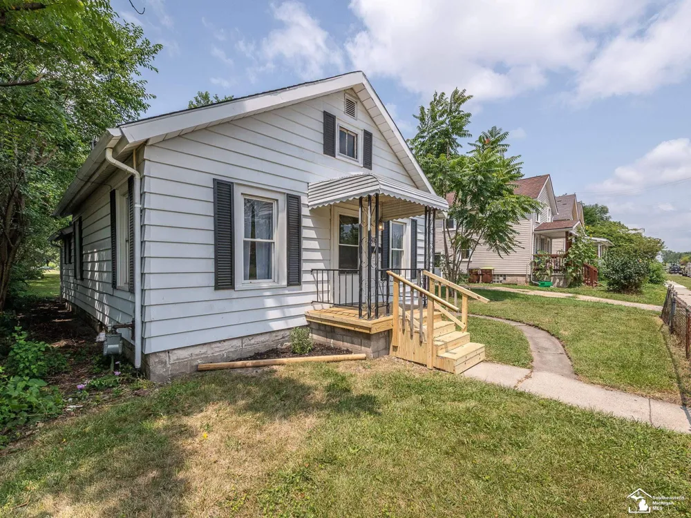 518 Eastchester Street Monroe City, MI 48161