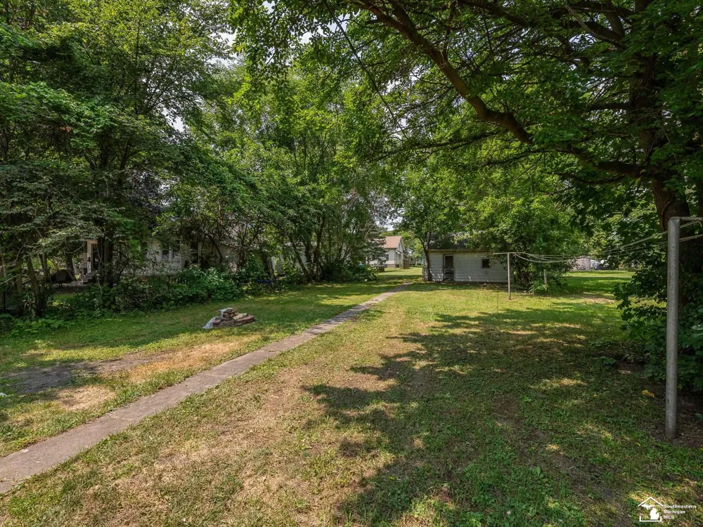 518 Eastchester Street Monroe City, MI 48161