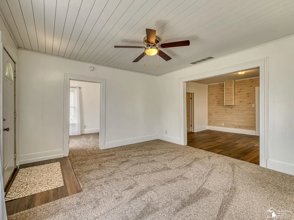 518 Eastchester Street Monroe City, MI 48161