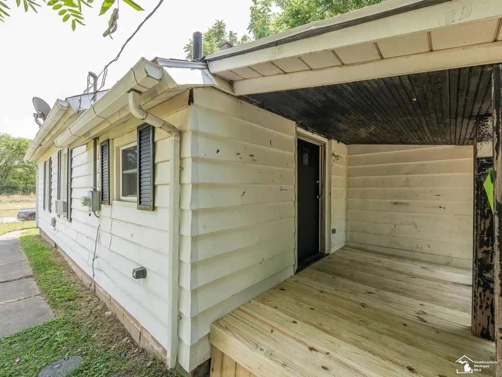 518 Eastchester Street Monroe City, MI 48161