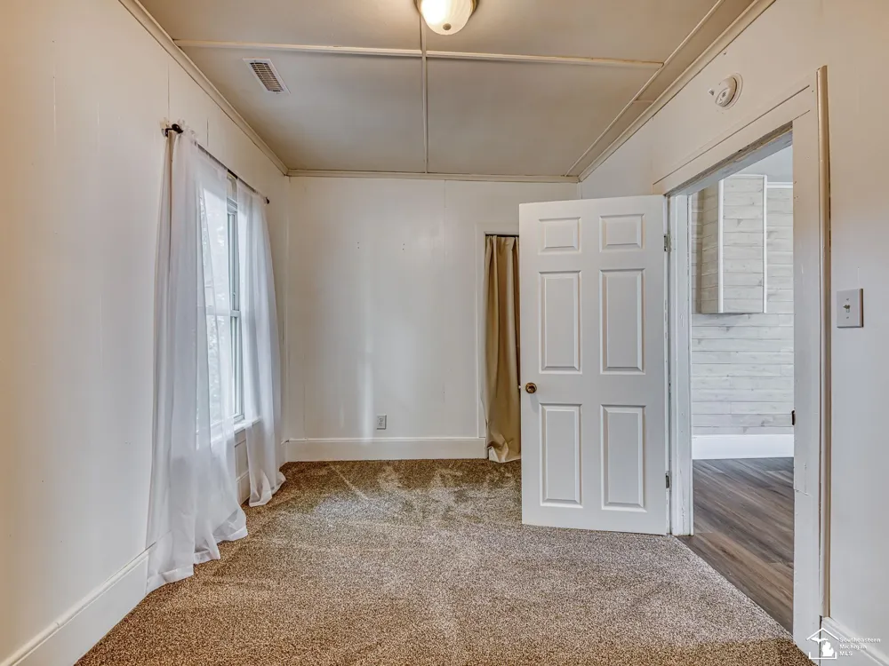 518 Eastchester Street Monroe City, MI 48161