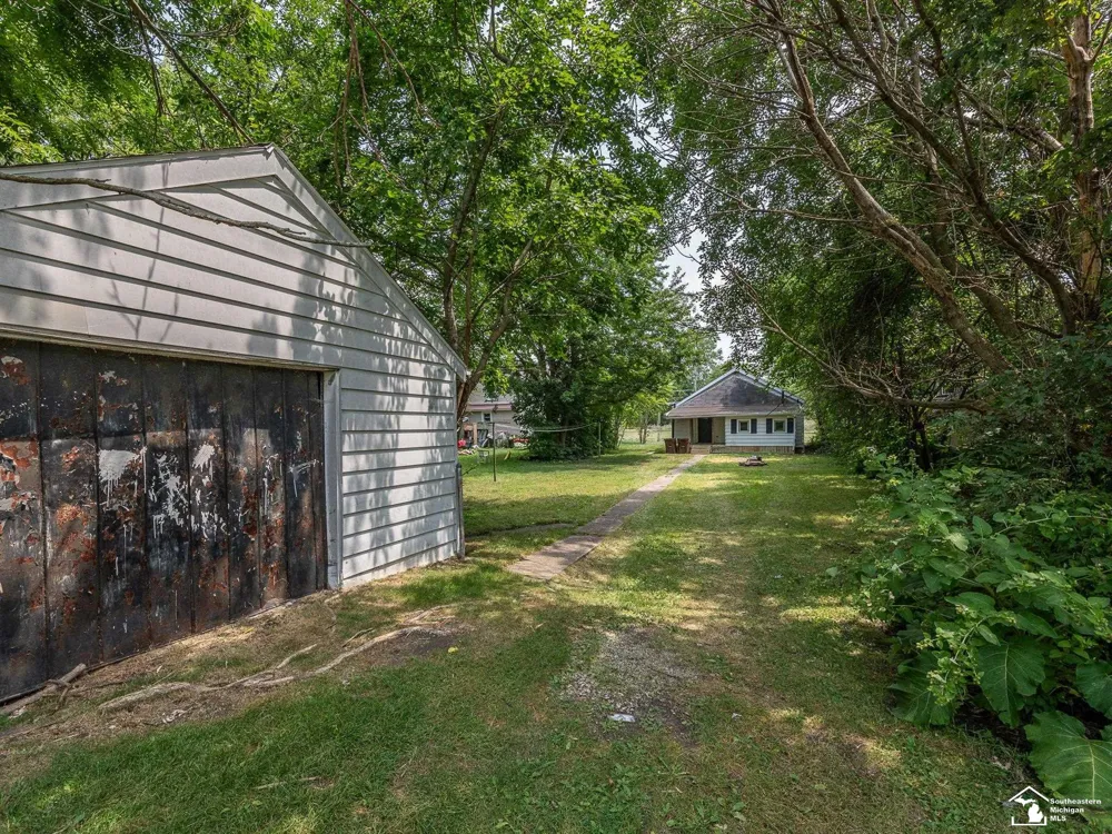 518 Eastchester Street Monroe City, MI 48161